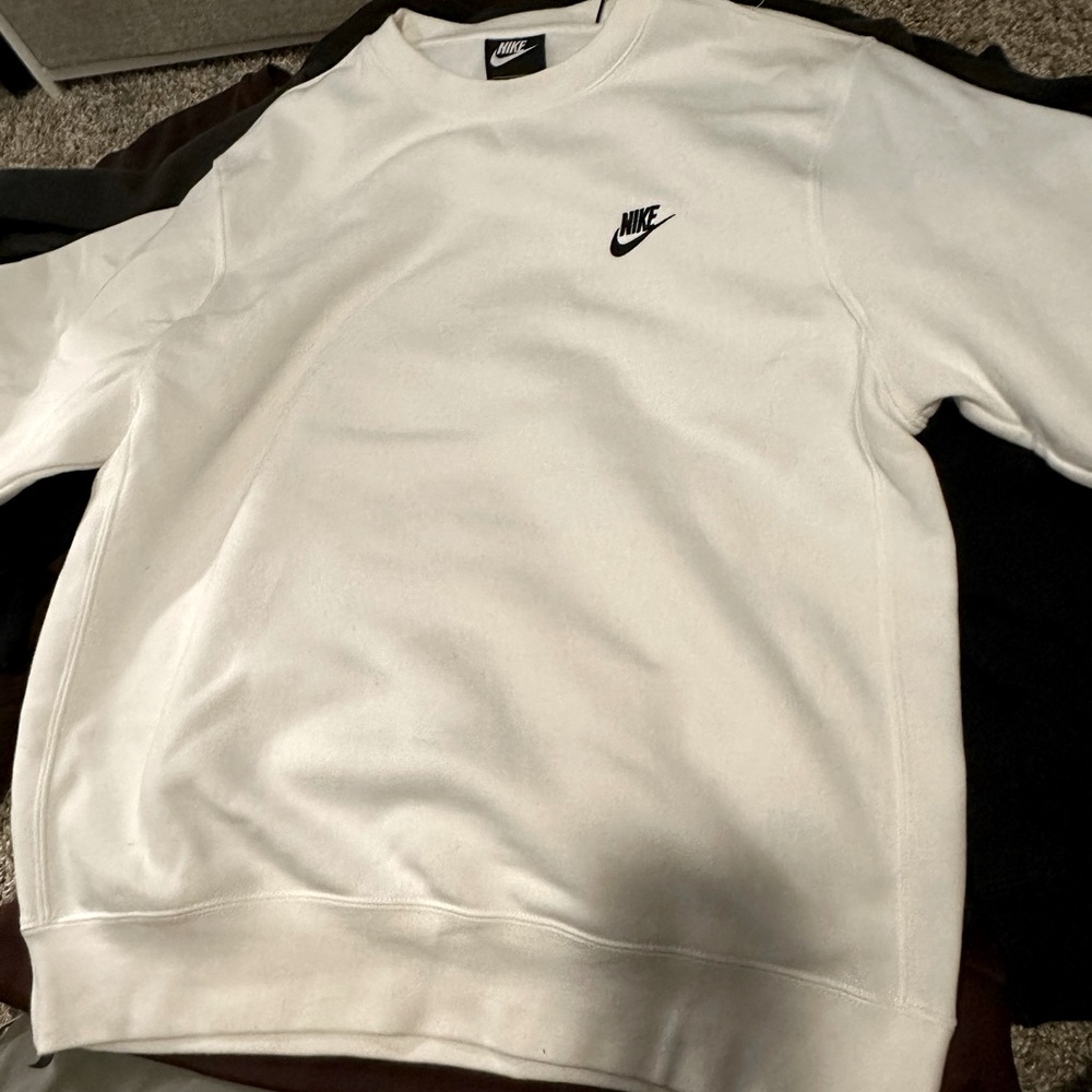 Men’s white Nike crewneck